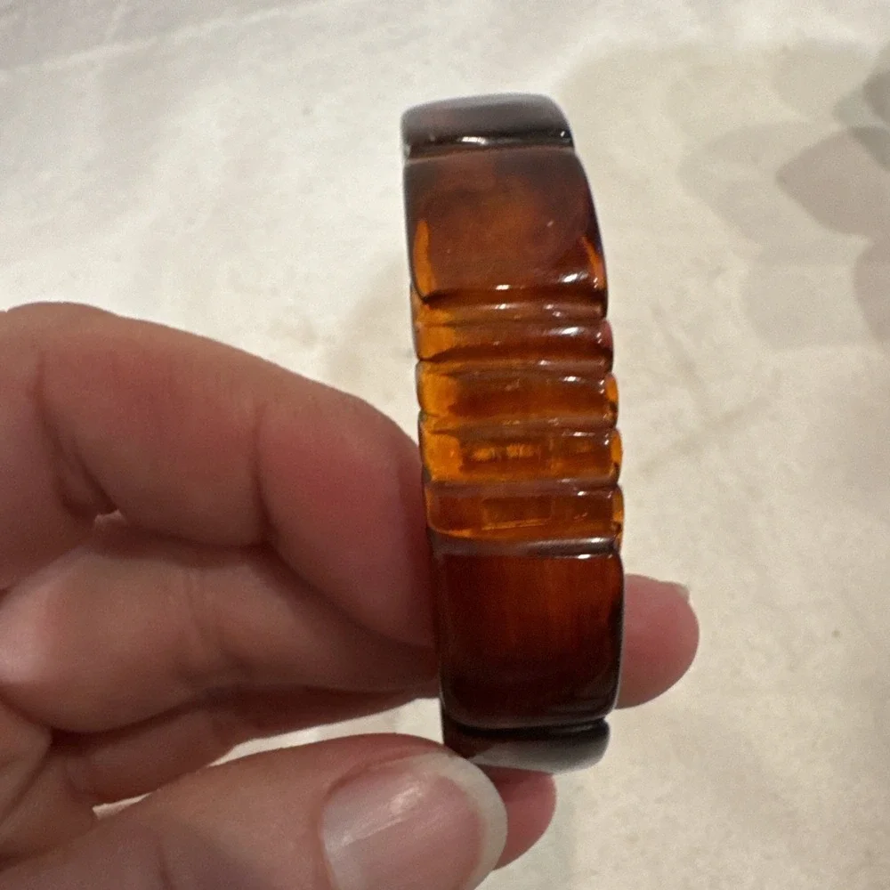 1950s Art Deco‎ Deep Carved Rootbeer Bakelite Bangle Bracelet 2.5